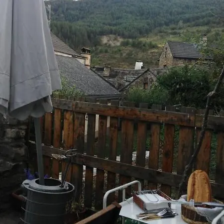Holiday home - Casa 150m2 Con Jardin Y Barbacoa Borau
