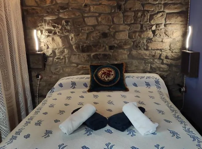 - Casa 150m2 Con Jardin Y Barbacoa *