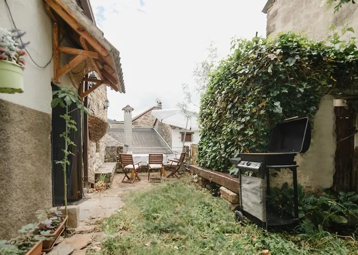 - Casa 150m2 Con Jardin Y Barbacoa * Borau