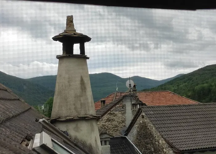 - Casa 150m2 Con Jardin Y Barbacoa Borau