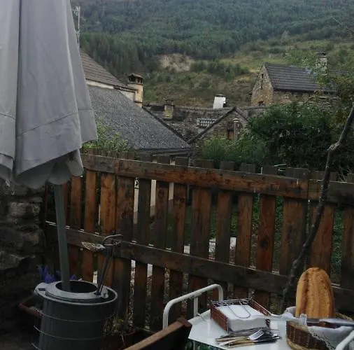 Ferienhaus - Casa 150m2 Con Jardin Y Barbacoa Borau